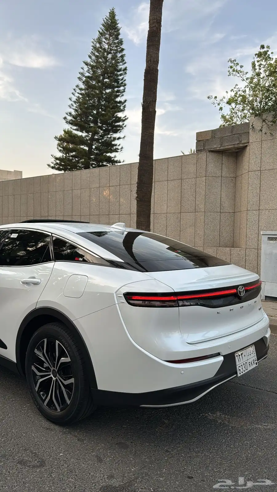 للبيع تويوتا كراون 2023 بريميوم 14