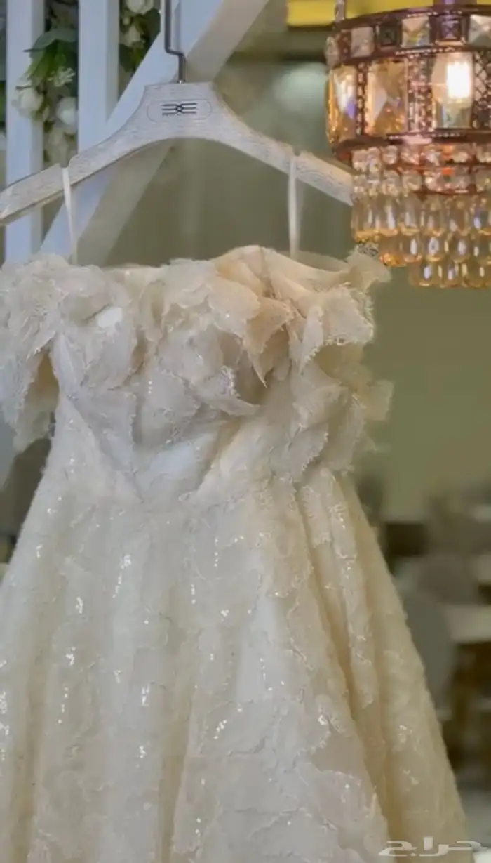 فستان من المصممة ايمان العجلان. 0