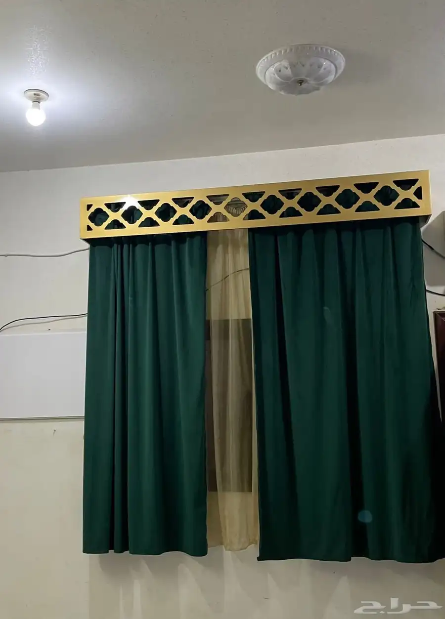 ستارتين نظيفه شبه جديده وفرشه مجلس ومكيف مستخدم نظيف 1