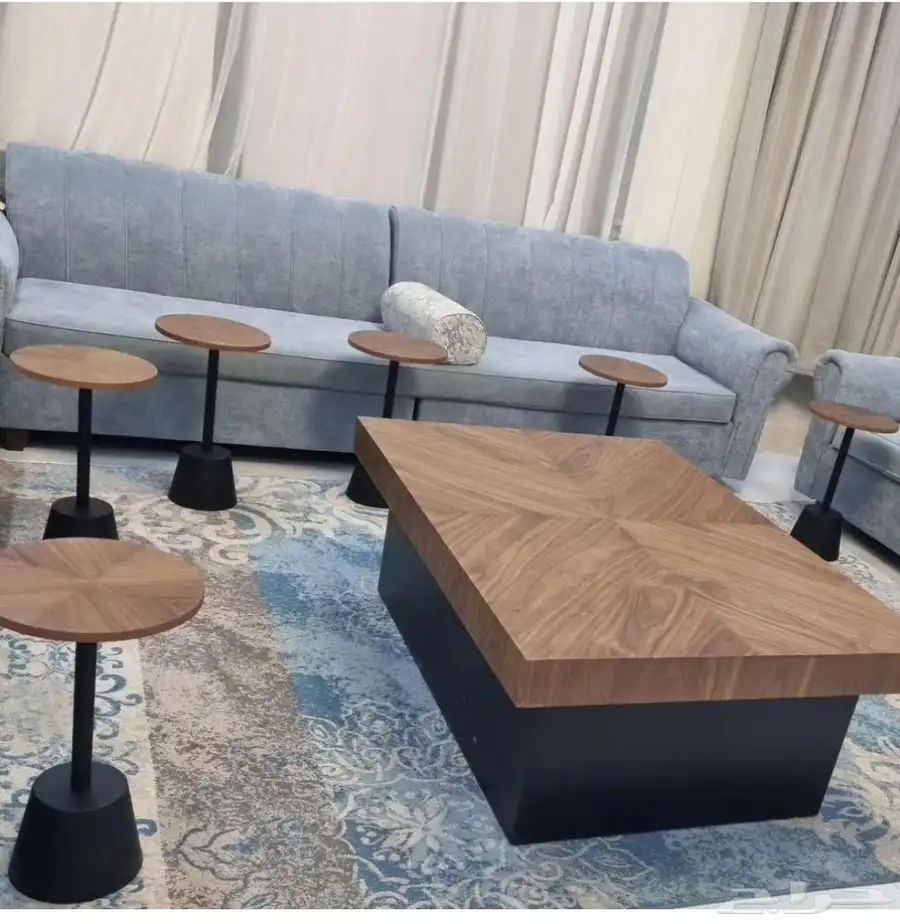 طاولة مجلس فخمه مع الصغار للبيع جديده غير مستعمله 0