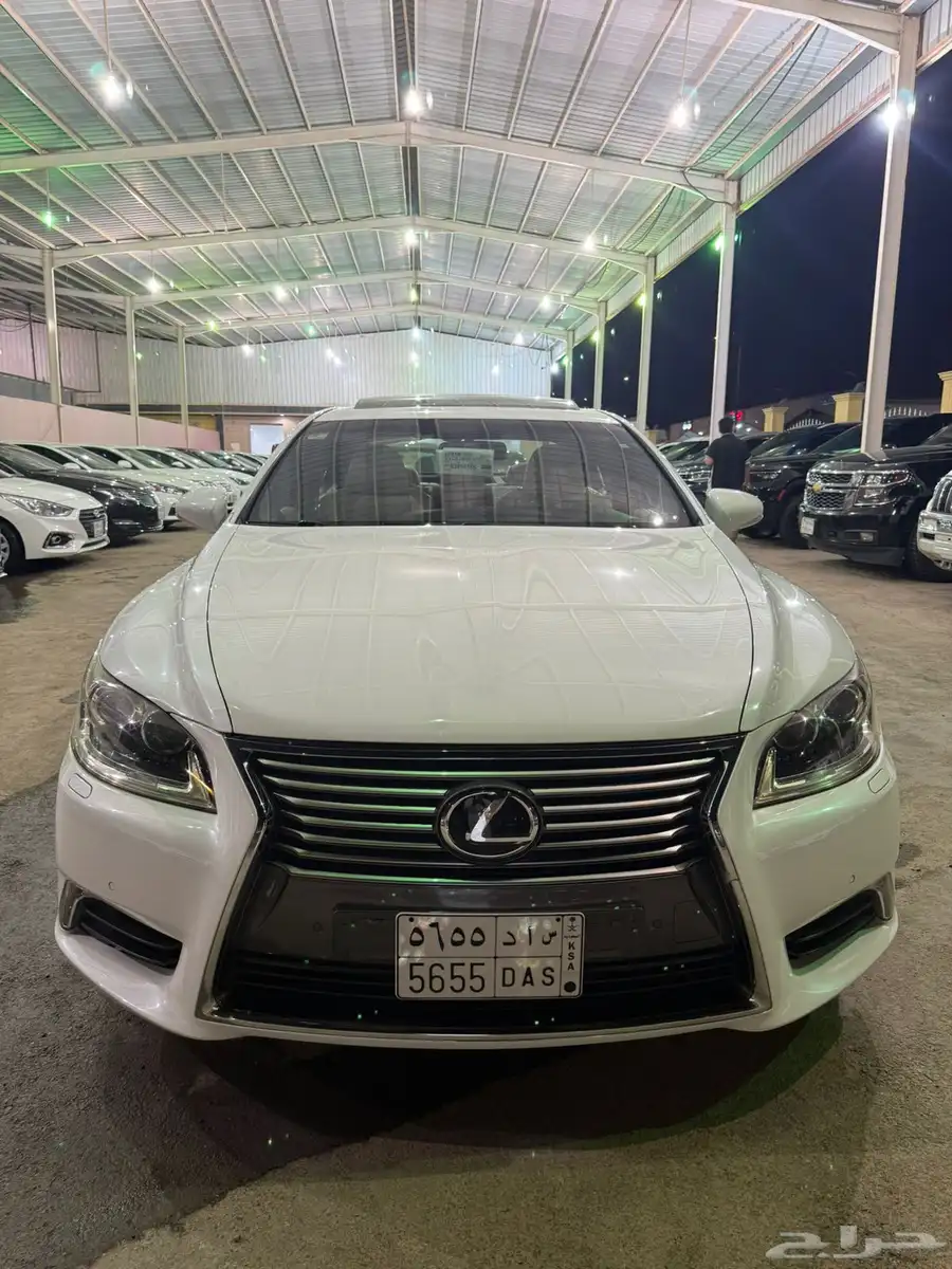 للبيع لكزس موديل 2013 LS 460 اسبورت 2