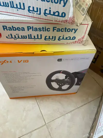 اغراض محل متكامل بلاستيشن واسلاك شواحن وسماعات وكيبور مشكله 18