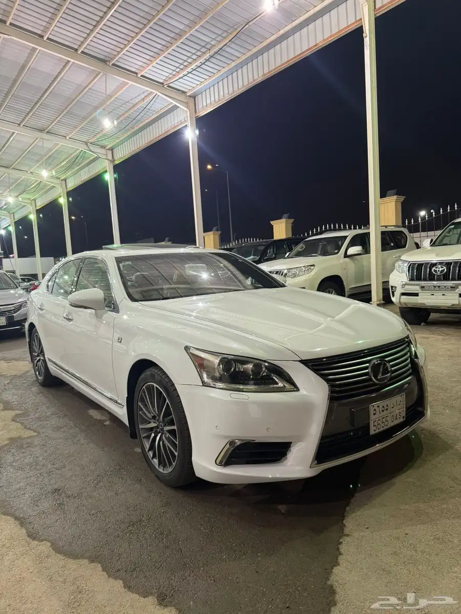 للبيع لكزس موديل 2013 LS 460 اسبورت 3
