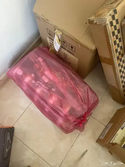 اغراض محل متكامل بلاستيشن واسلاك شواحن وسماعات وكيبور مشكله 14