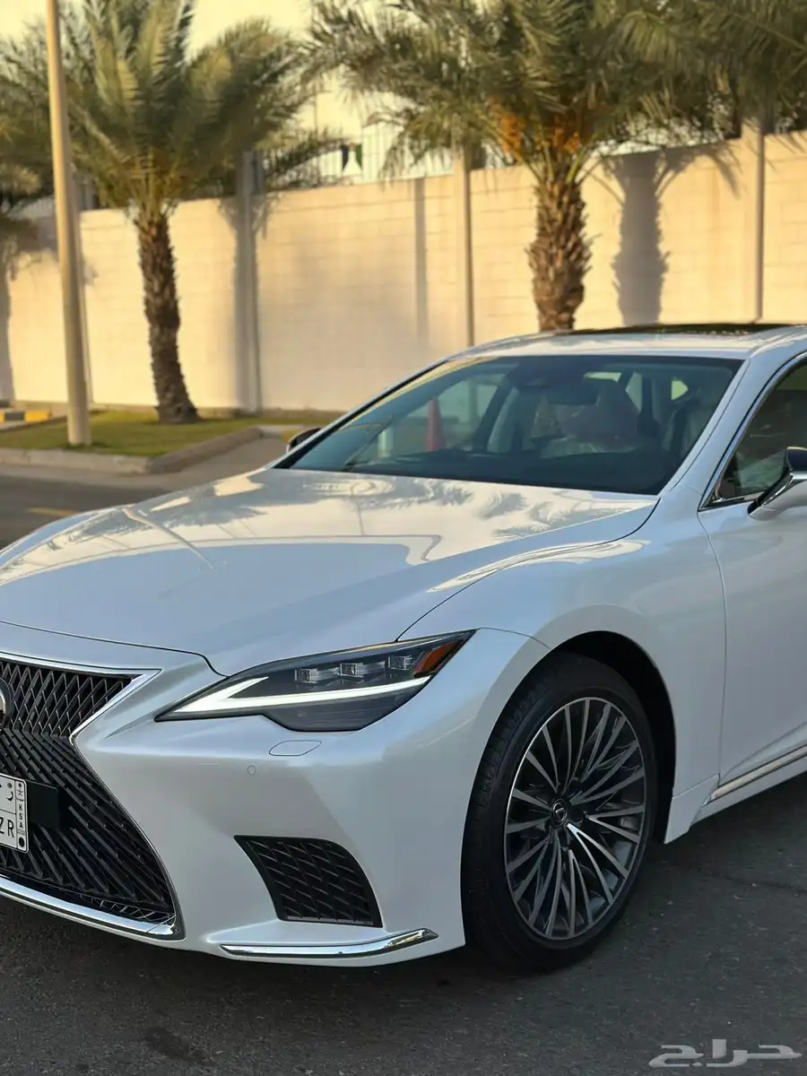 لكزس LS350 2024 شبه جديدة 4