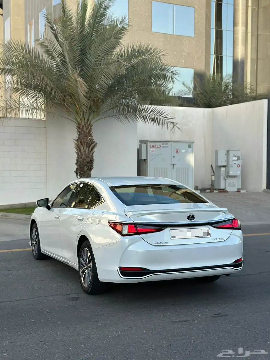 لكزس ES250 2023 AA بنزين 11