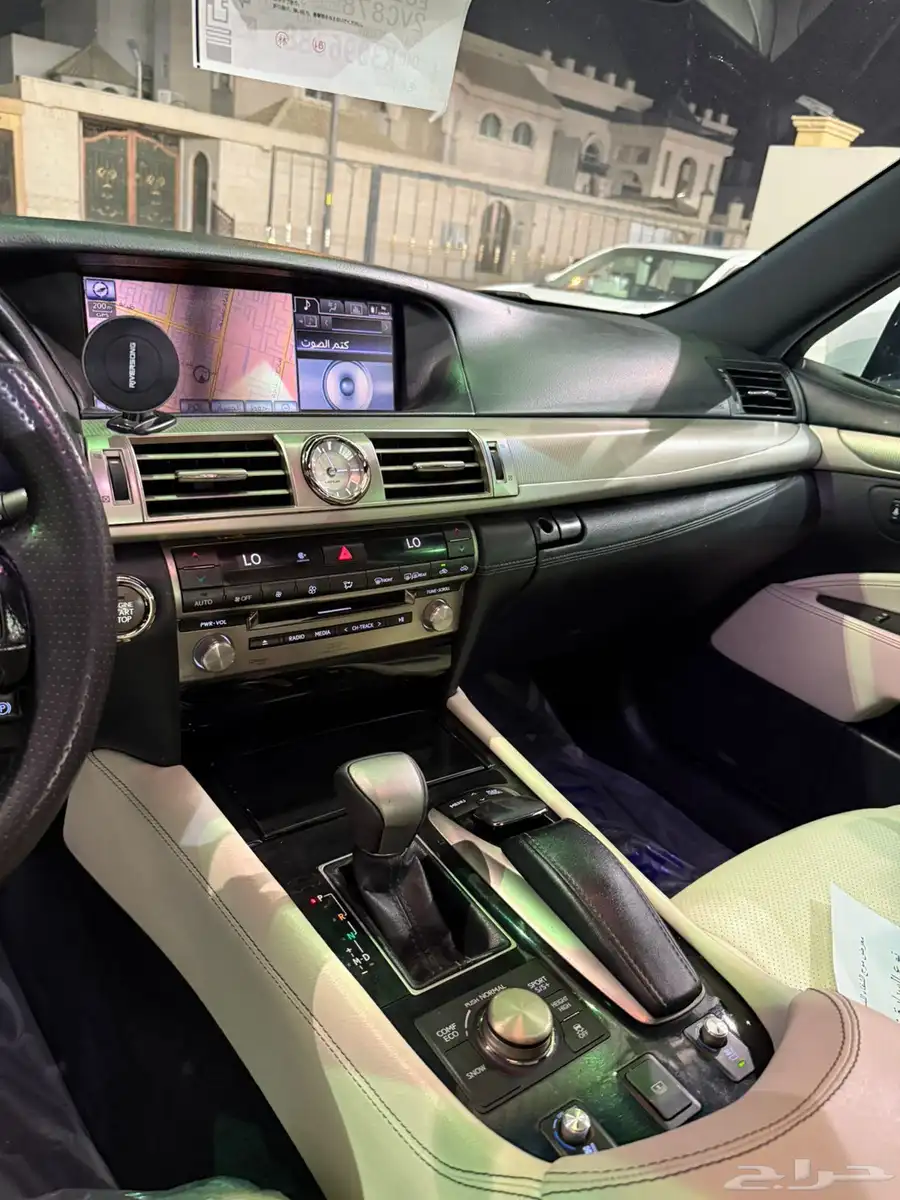 للبيع لكزس موديل 2013 LS 460 اسبورت 9
