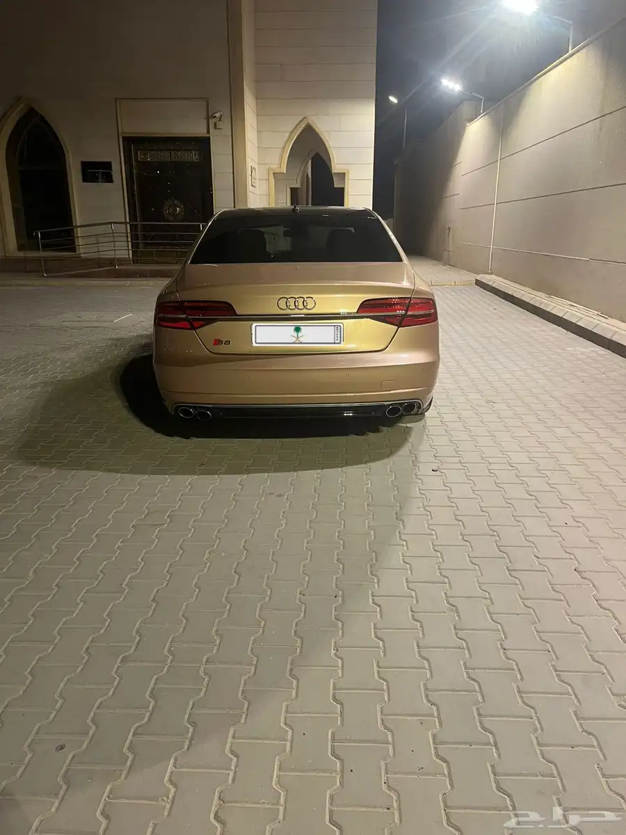 اودي 2016 A8 1
