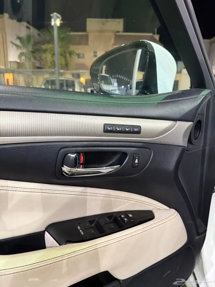 للبيع لكزس موديل 2013 LS 460 اسبورت 15