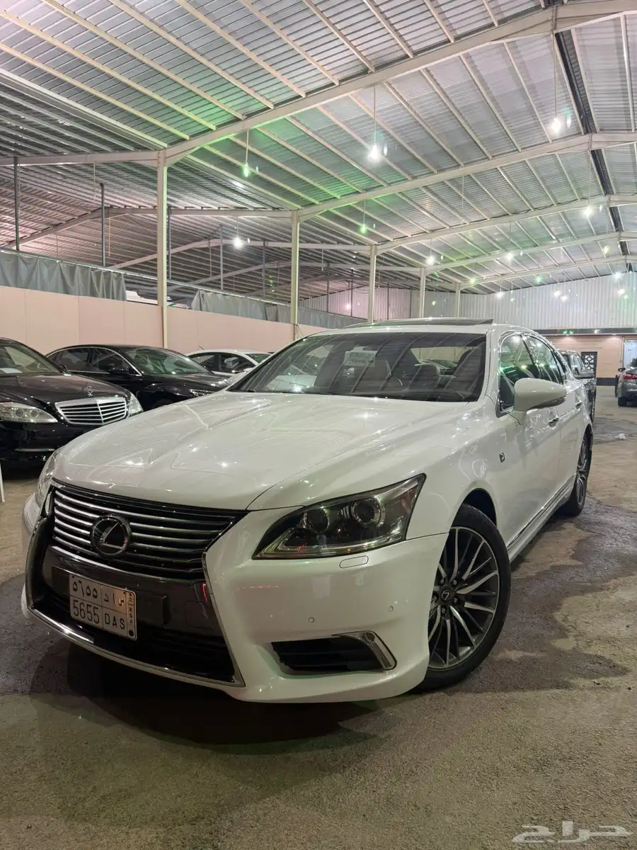 للبيع لكزس موديل 2013 LS 460 اسبورت 0
