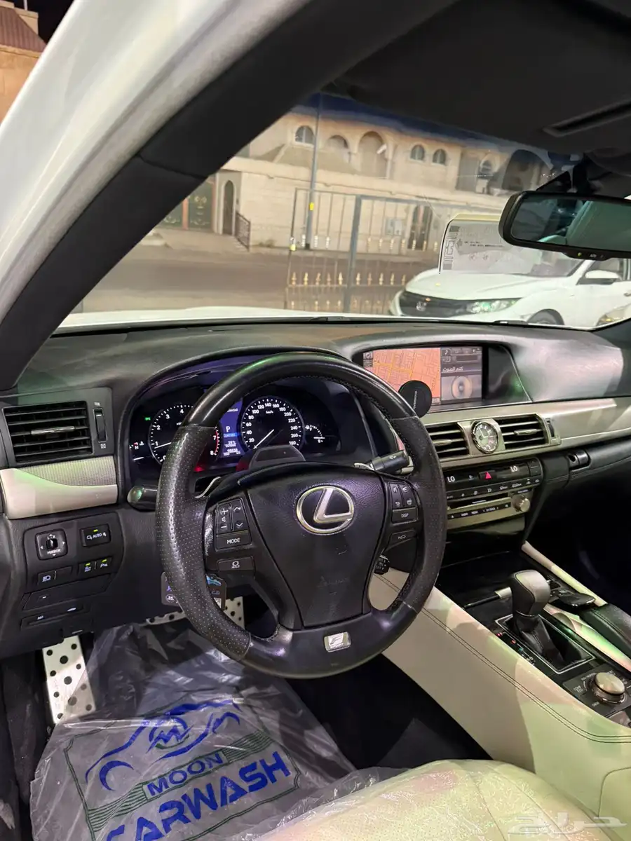 للبيع لكزس موديل 2013 LS 460 اسبورت 10