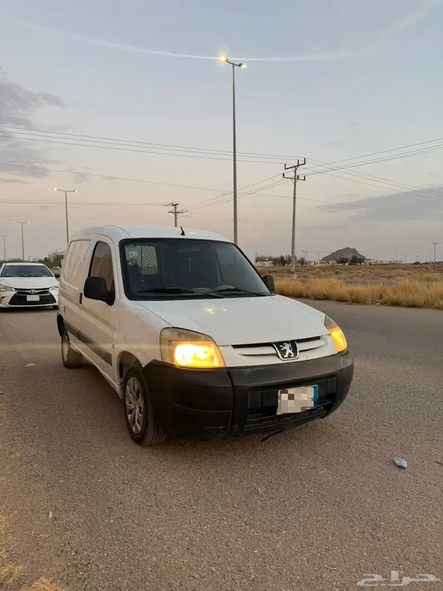 بيجو فان باص نقل بضائع 1