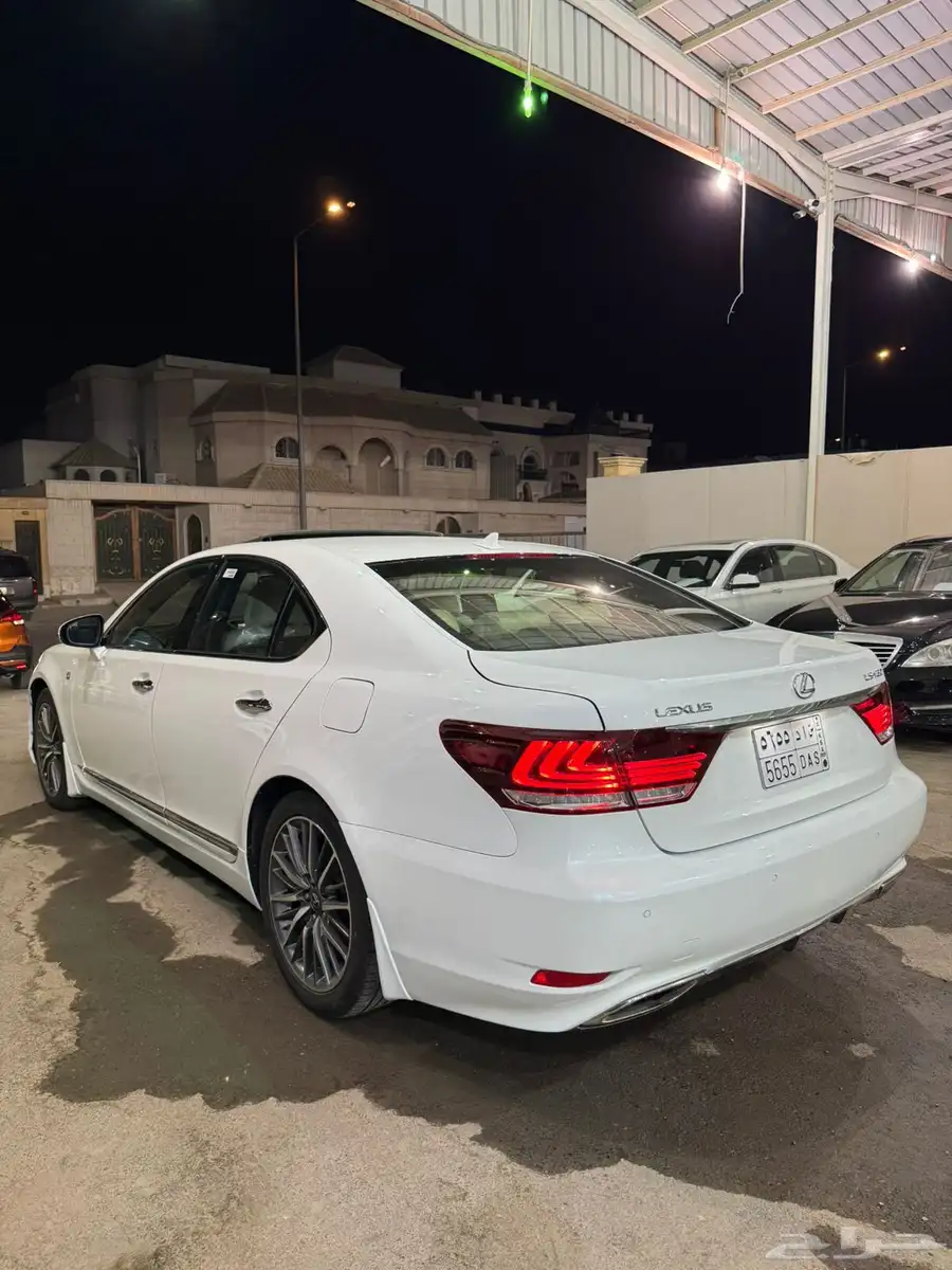 للبيع لكزس موديل 2013 LS 460 اسبورت 6