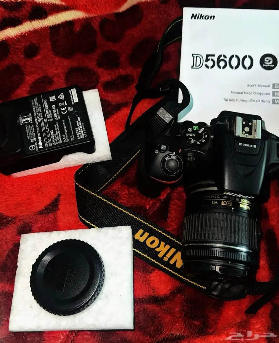 كاميرا Nikon D5600 بعدسة VR 55-18 مع جميع الملحقات index