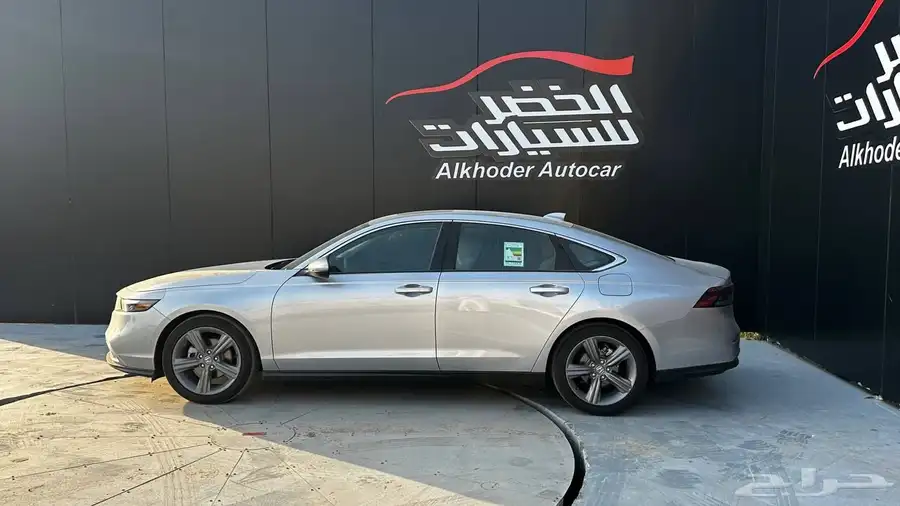 هوندا اكورد Ex نص فل 2025 لدى شركة عبدالمجيد الخضر 2