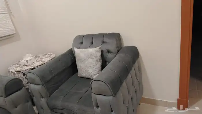 طقم كنب و نجف كريستال للبيع 3