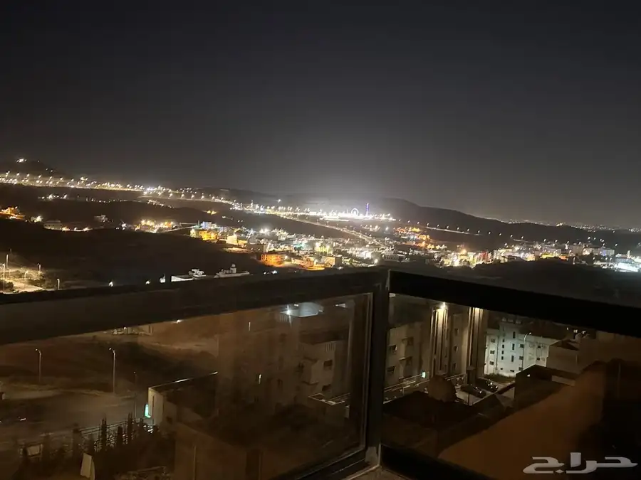 شقة ايجار جديده موؤثثه مطله على ابها 16