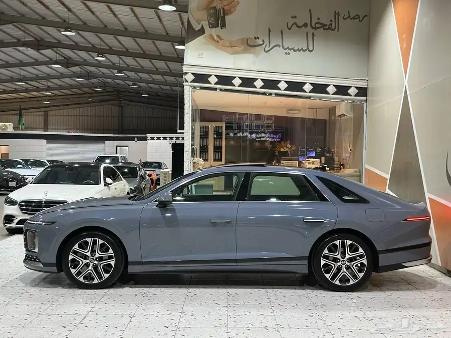 ازيرا 2023 بريميوم . رصد الفخامة 7