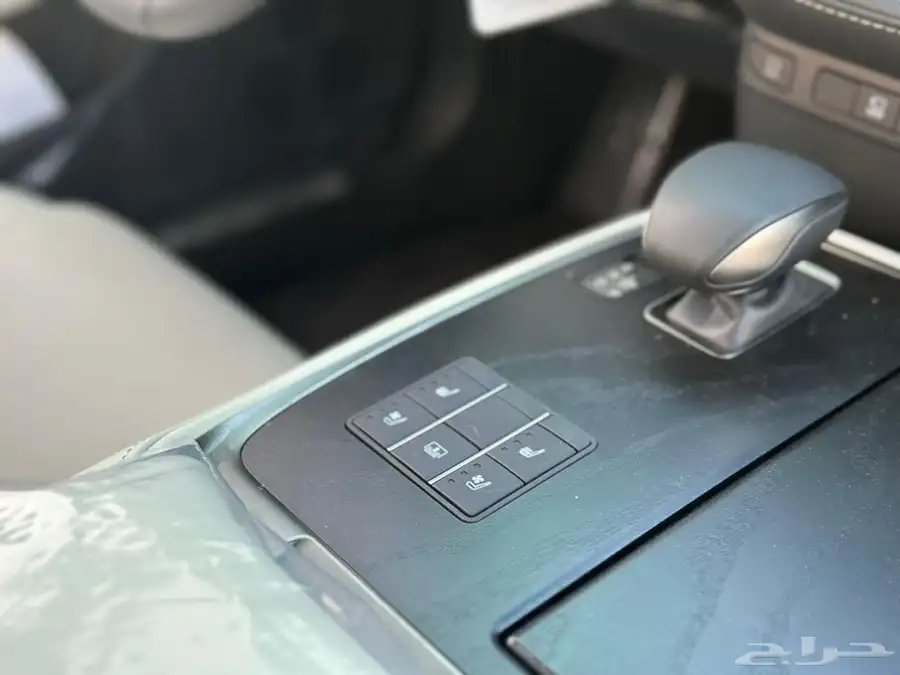 لكزس LS350 2024 شبه جديدة 32