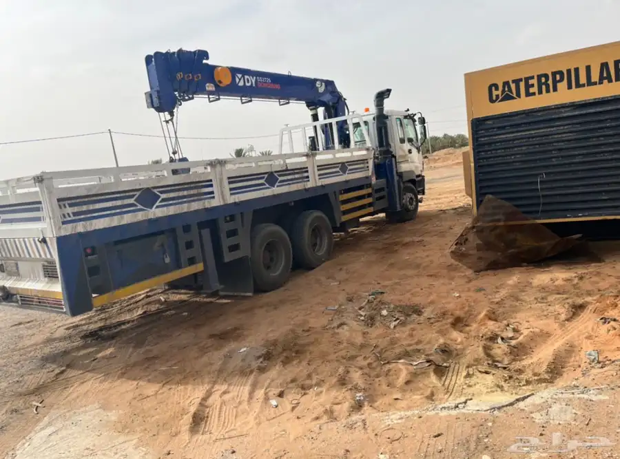 بوم ترك كرين 12 طن للإيجار. نيوم تبوك البحر الأحمر 0