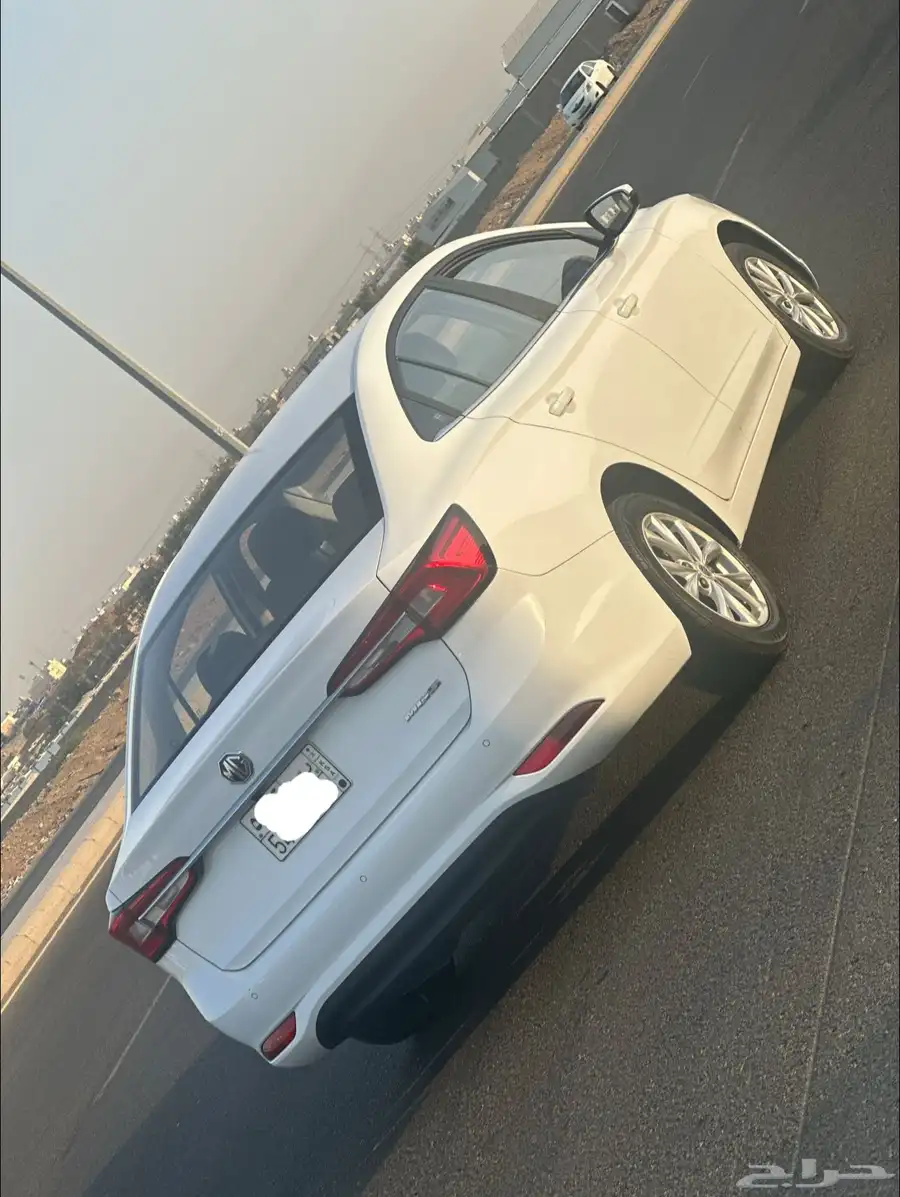 ام جي 5 وكاله موديل 2023 عداد 40 الف 6