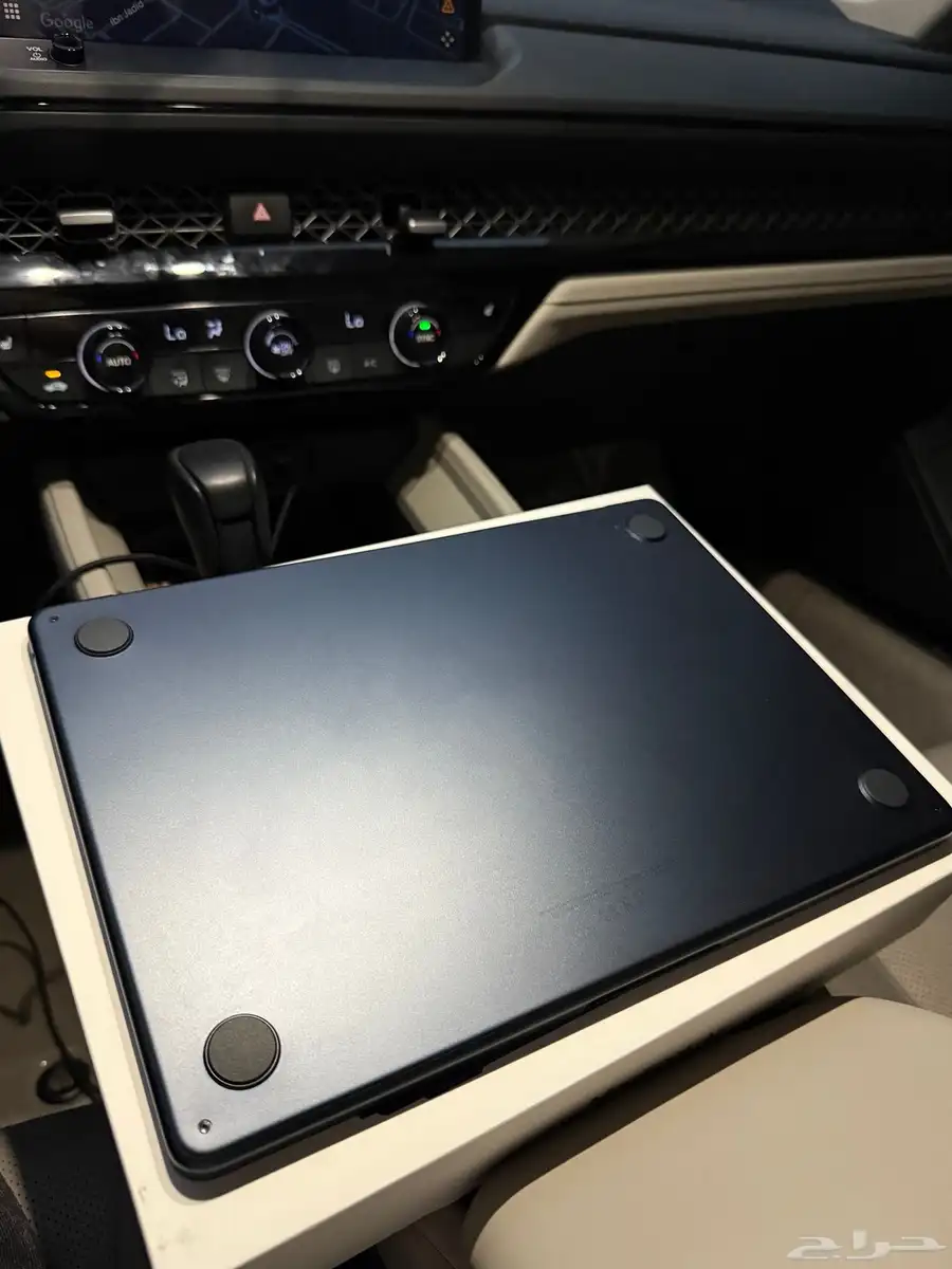 MacBook Air M2 16GB-RAM 256GB 2024 نظيف جدا 4