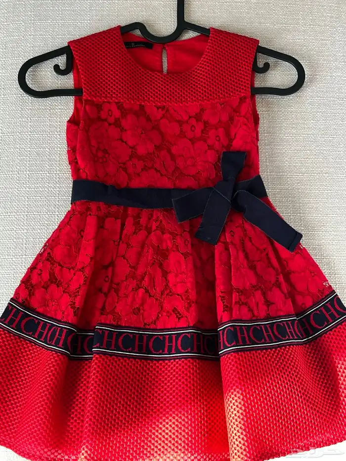 فستان بناتي ماركة CH مستخدم نظيف لعمر 4 سنوات 1