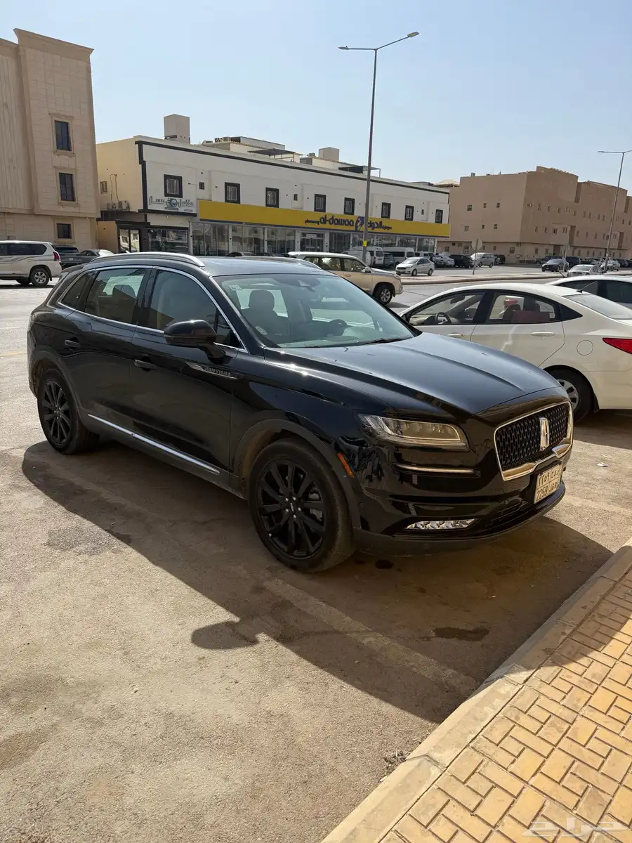لينكون نوتيلوس 2023 اسود 1