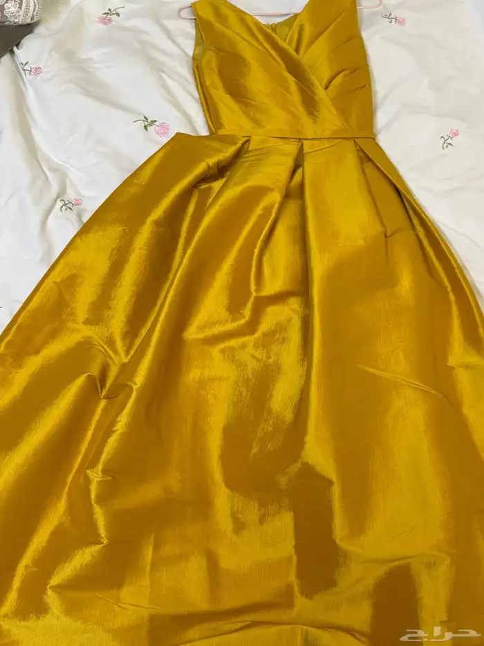 فستان سهره من نفانيف سعر الشراء 700 سعر البيع 1