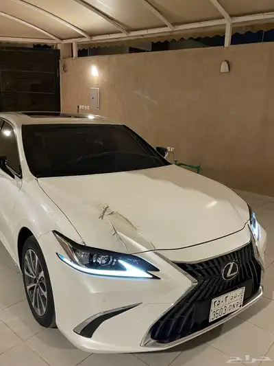 لكزس ES350 موديل 2024 3