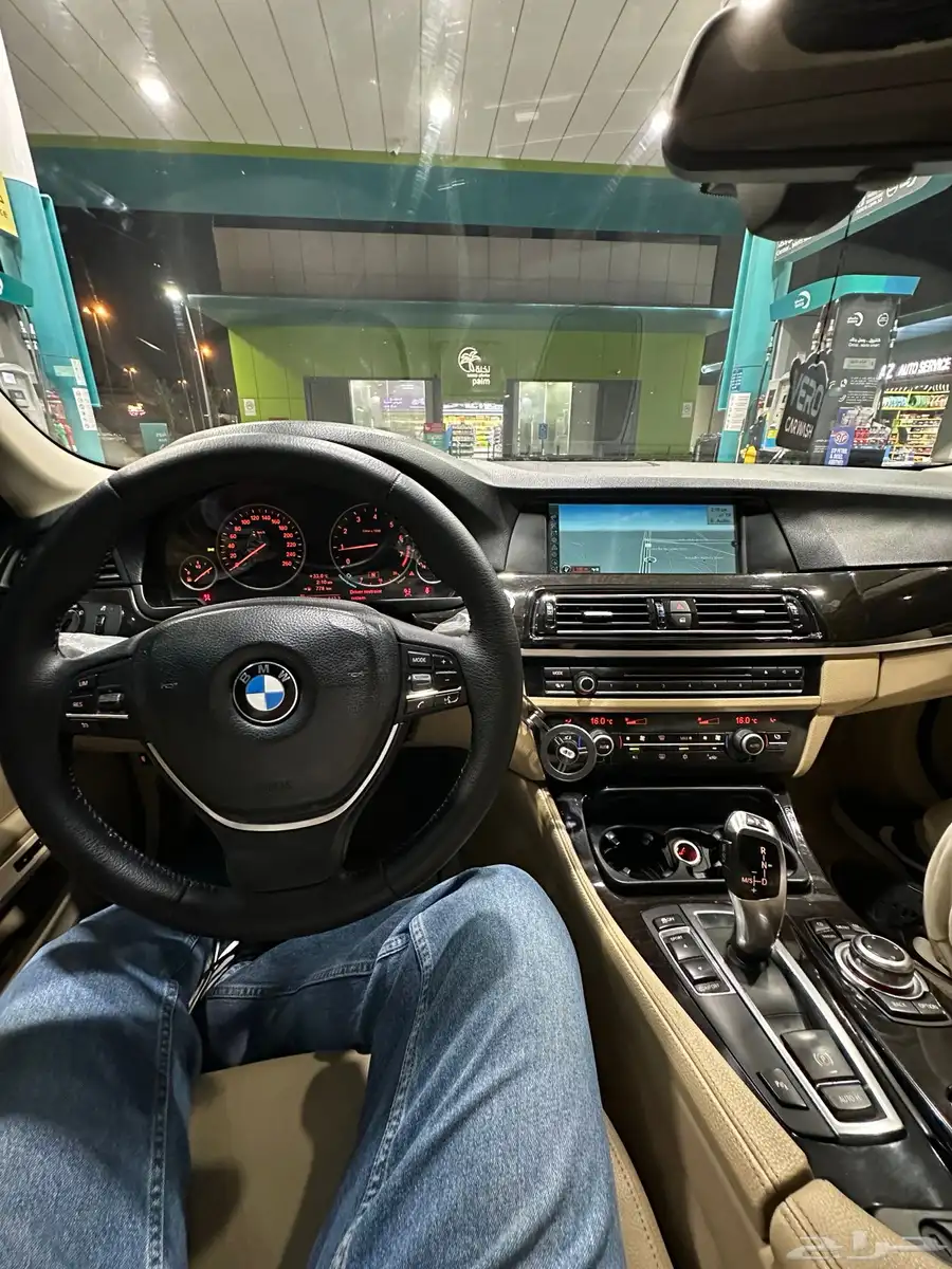 بي ام BMW 520i موديل 2012 مستخدم 10
