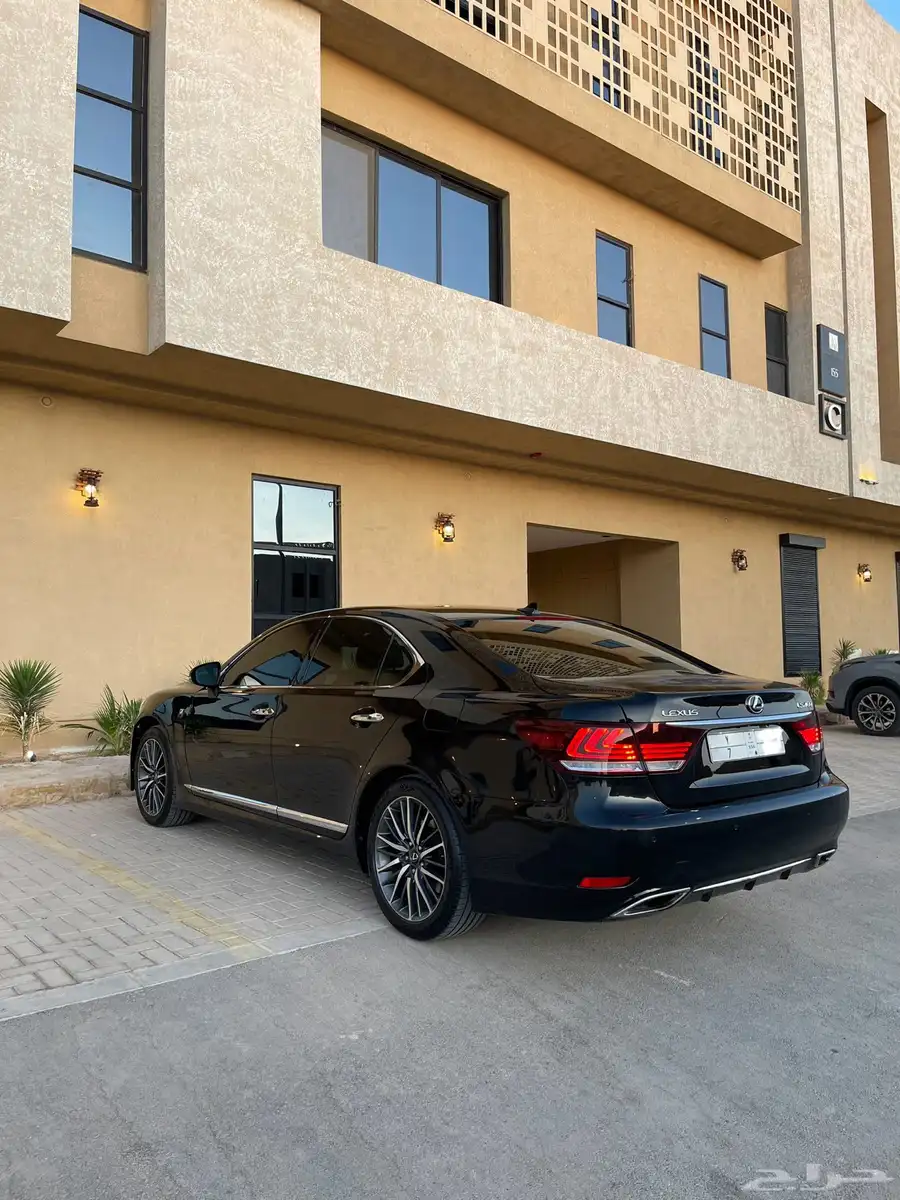 للبيع لكزس سعودي LS460 0