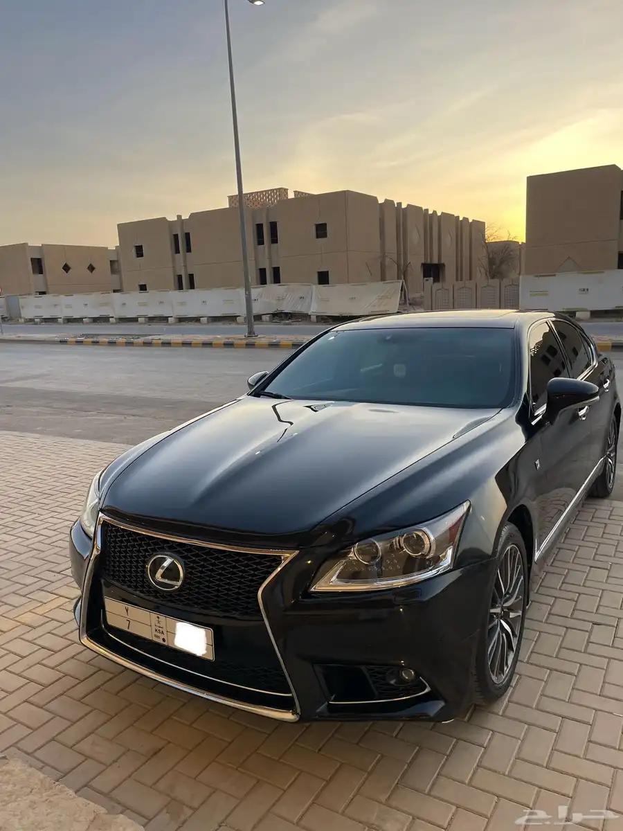 للبيع لكزس سعودي LS460 2