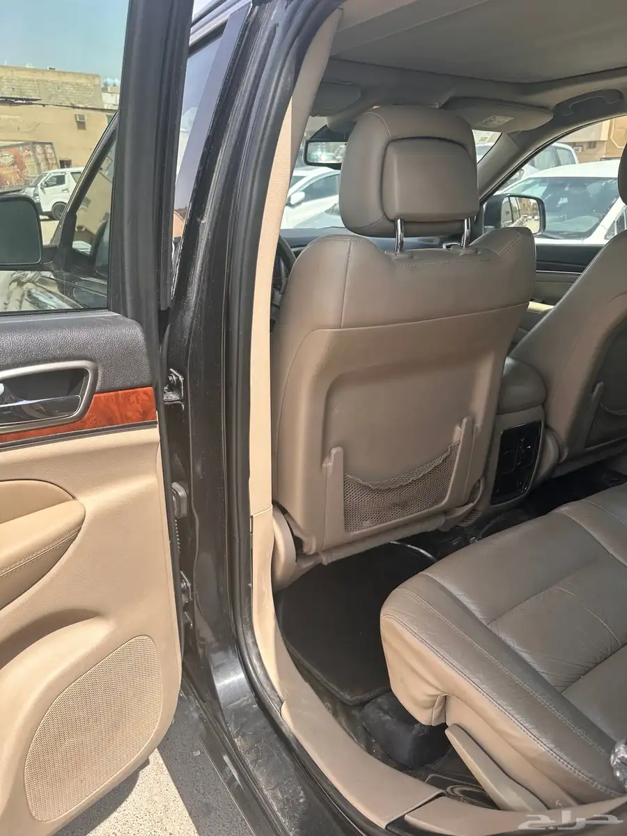 Jeep Grand Cherokee for sale in excellent condition 2
