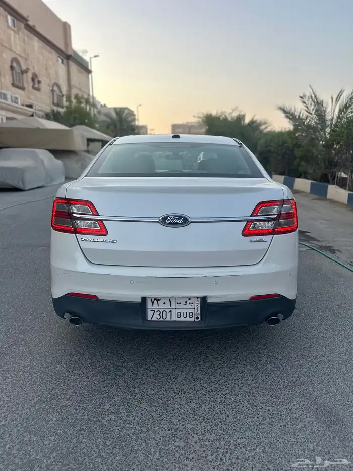 فورد تورس SEL الجزيرة 4