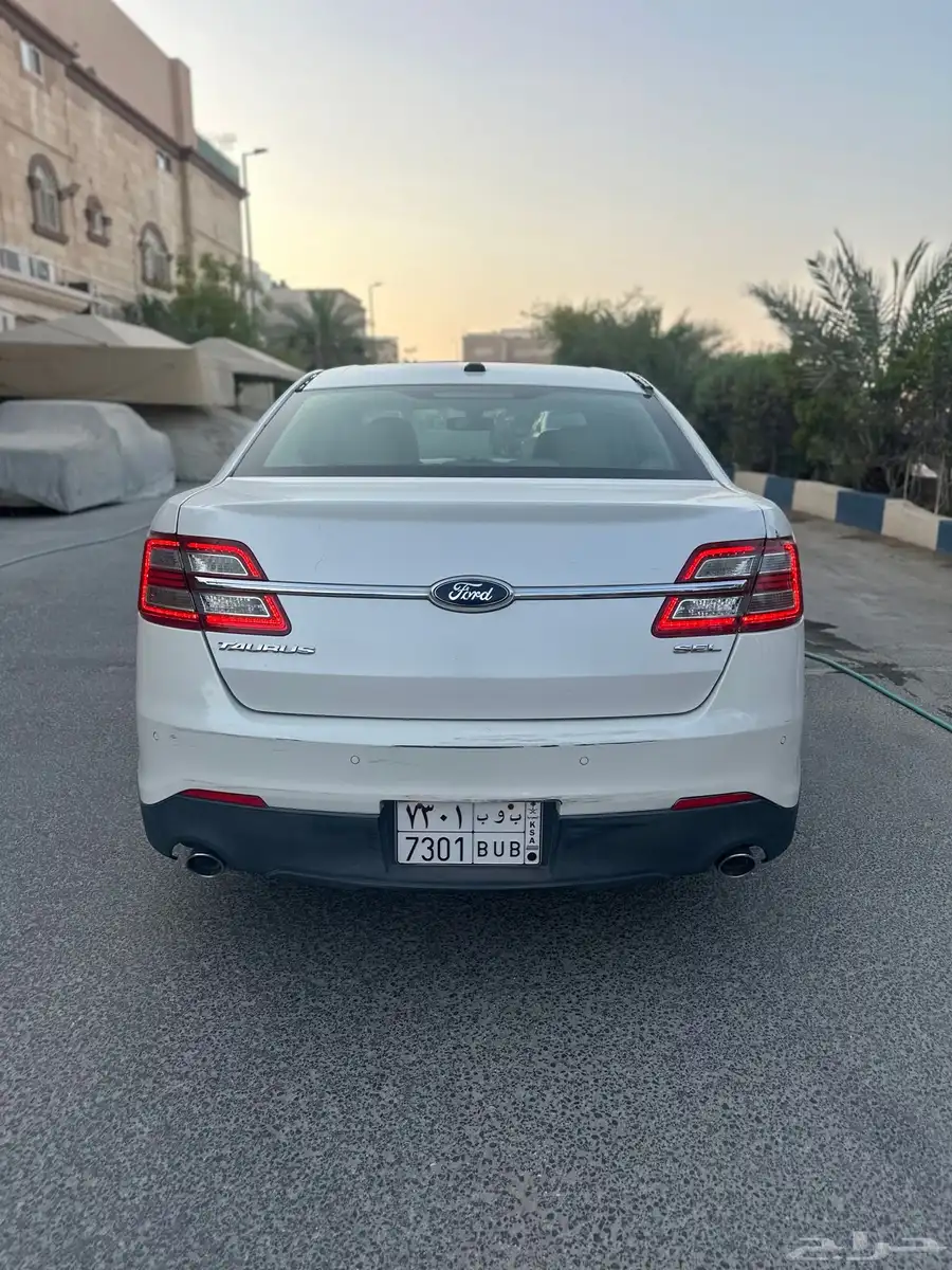 فورد تورس SEL الجزيرة 4