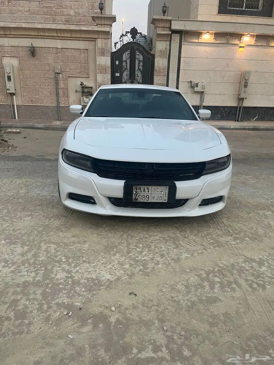 للبيع دوج تشارجر 6