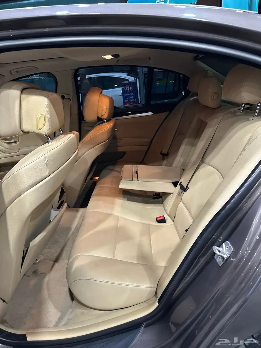 بي ام BMW 520i موديل 2012 مستخدم 13