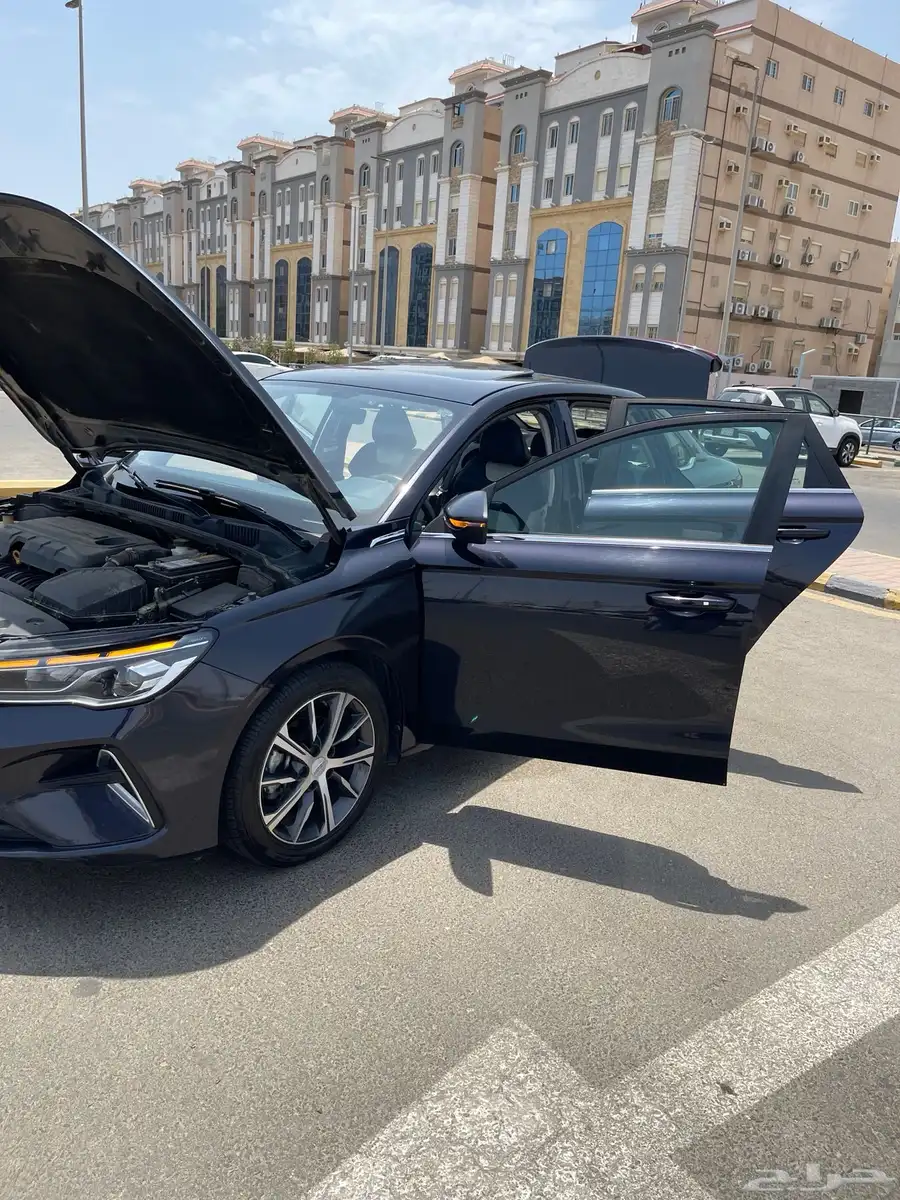 جيلي امجراند7 فل كامل 2023 أعلى فئة7 Geely Emgrand 44