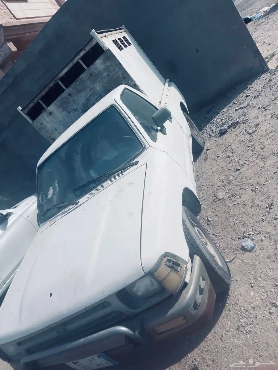 هايلوكس للبيع تشليح فقط 1