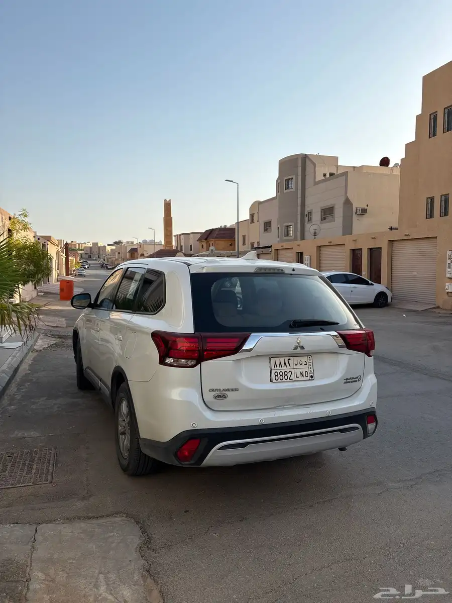 للبيع ميتسوبيشي اوتلاندر 4WD 0