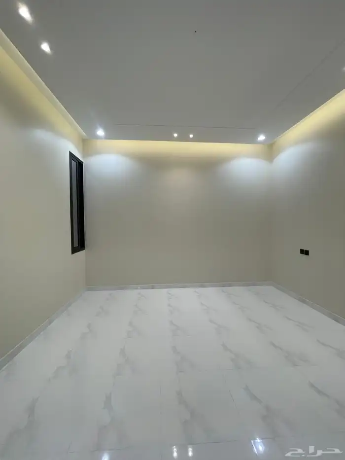 للبيع شقه علويه بدرج داخلى من الشقه للسطح بسعر 530 الف 20