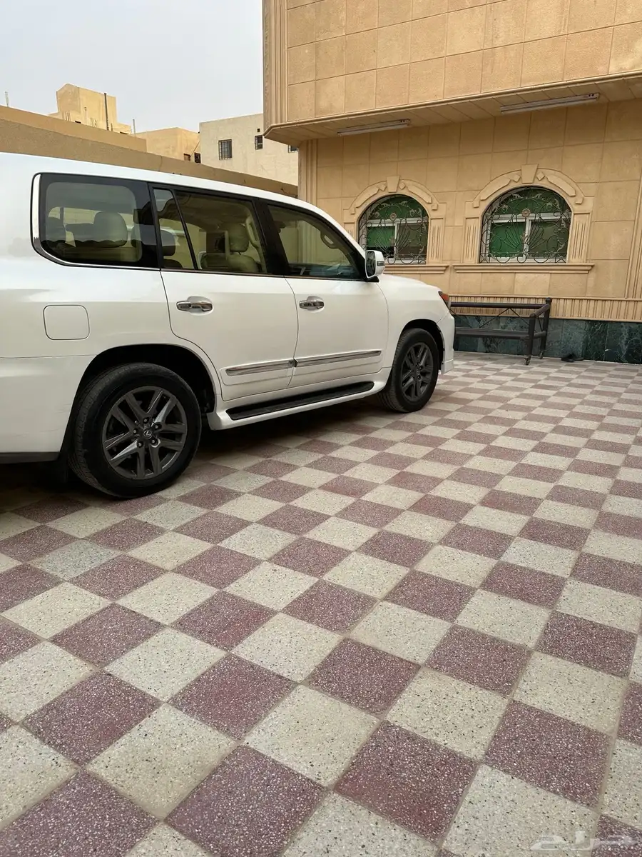 لكزس 570 LX سعودي عبدالطيف جميل 4