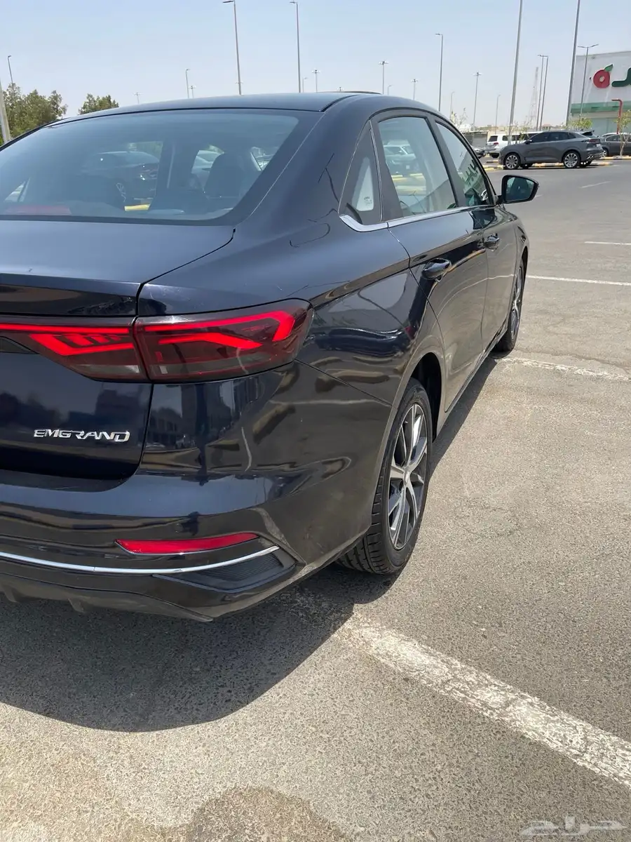 جيلي امجراند7 فل كامل 2023 أعلى فئة7 Geely Emgrand 36