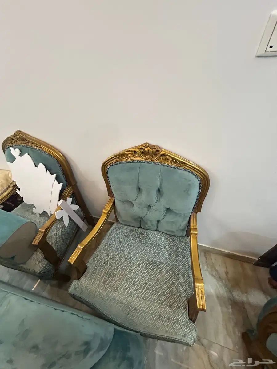 للبيع كنب كلاسيك نظيف جدا ومجلس نساء نظيف 5