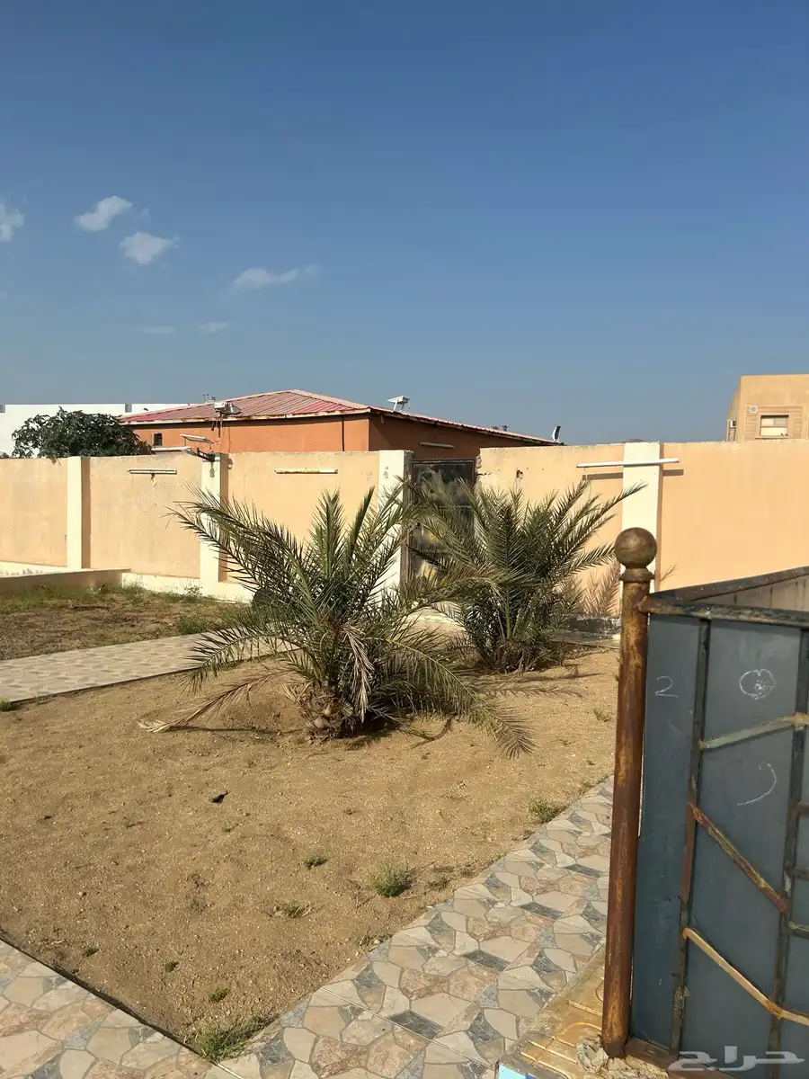 ارض بالجموم مساحة 539 واستراحة بملكان 10