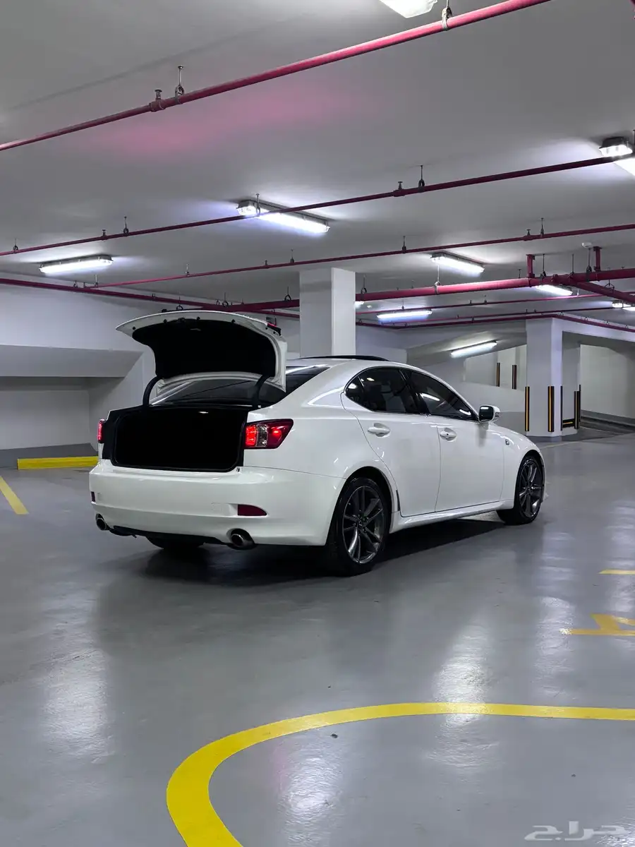 لكزس IS 2011 سبورت (V6)مواصفات F 60