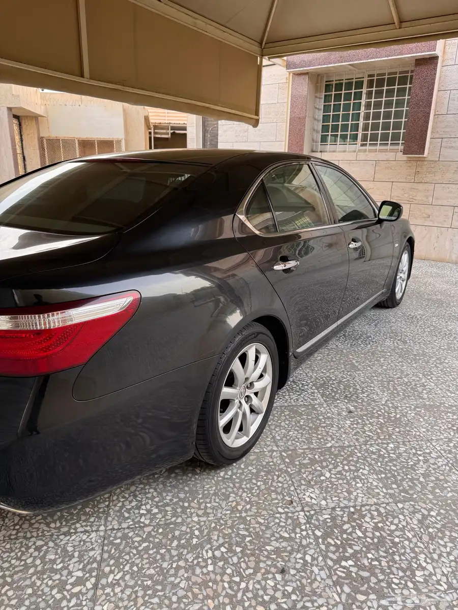 للبيع لكزس LS460-موديل 2007 وارد عبد اللطيف جميل( شورت) 8