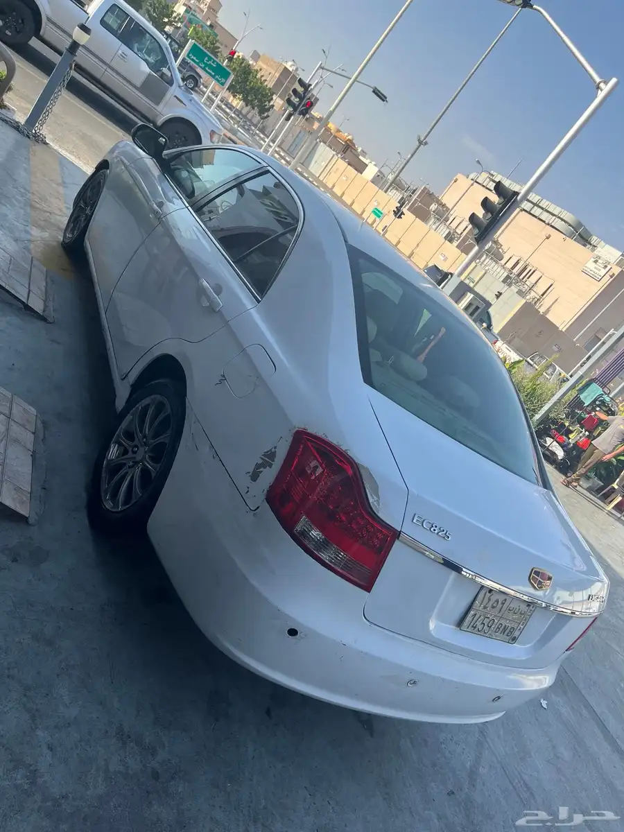 جيلي E8 موديل 2012 2