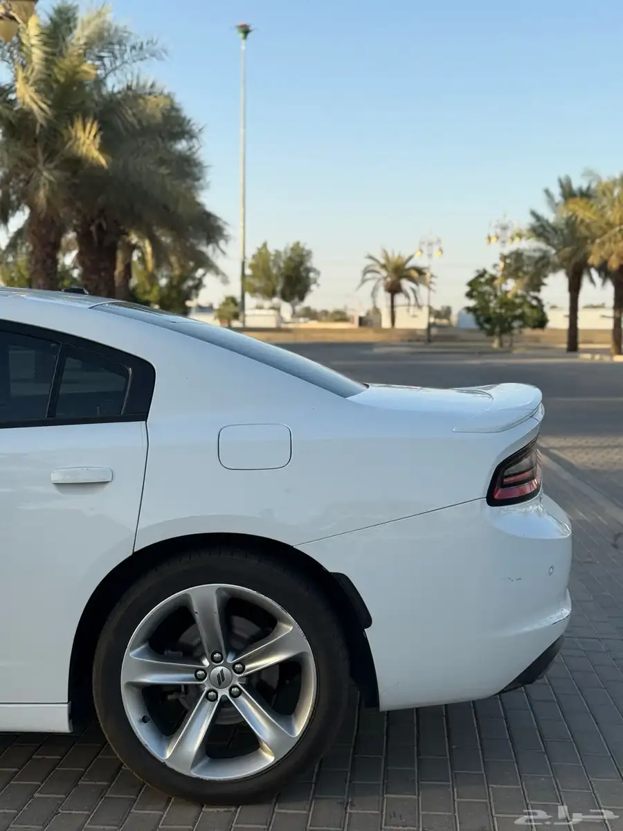 تشارجر 2018 R T 12